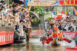 高效全面！赫伯特-琼斯9中8贡献22分5板5助2断1帽 三分4中4